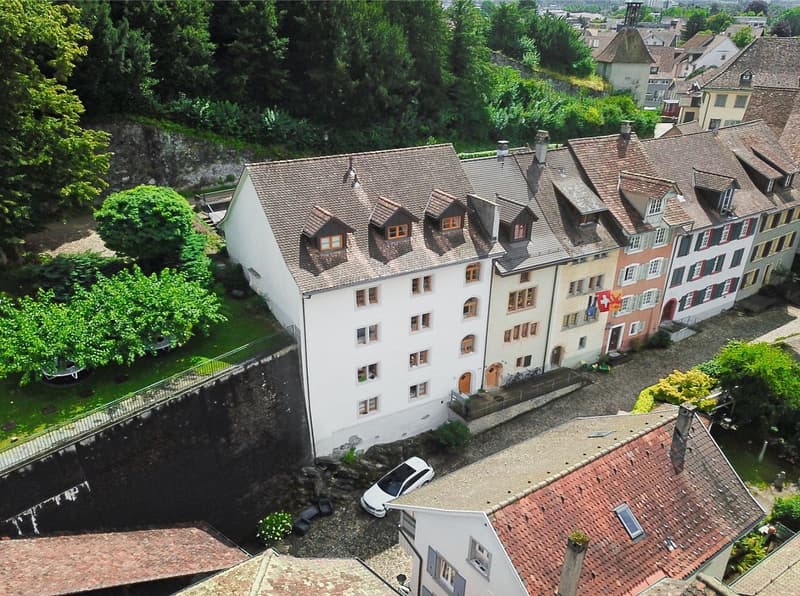 Appartamento di 3,5 locali in mansarda con vista - Vivere nella città storica di Laufenburg (12)
