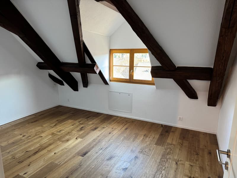Appartamento di 3,5 locali in mansarda con vista - Vivere nella città storica di Laufenburg (8)