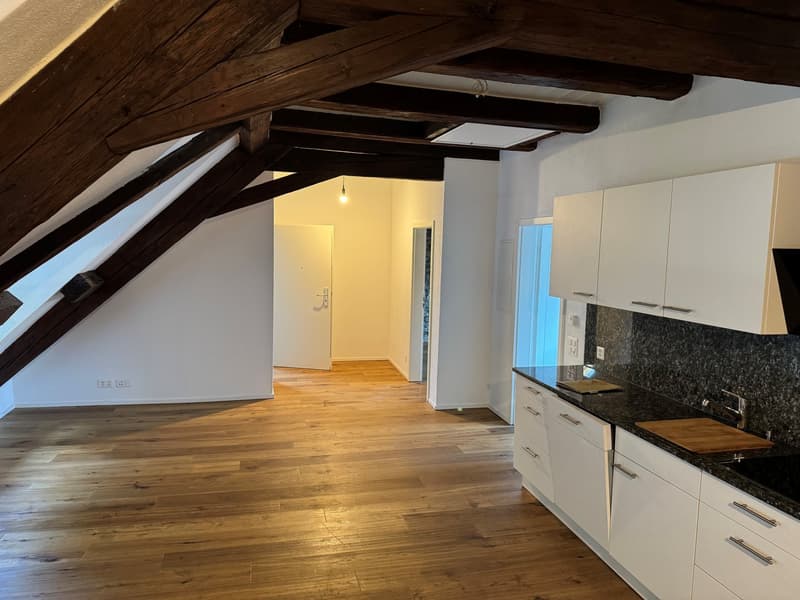 Appartamento di 3,5 locali in mansarda con vista - Vivere nella città storica di Laufenburg (2)