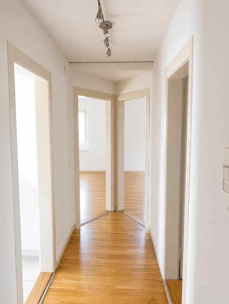 Charmant appartement 3 pièces avec balcon dans un quartier calme à Riehen (3)