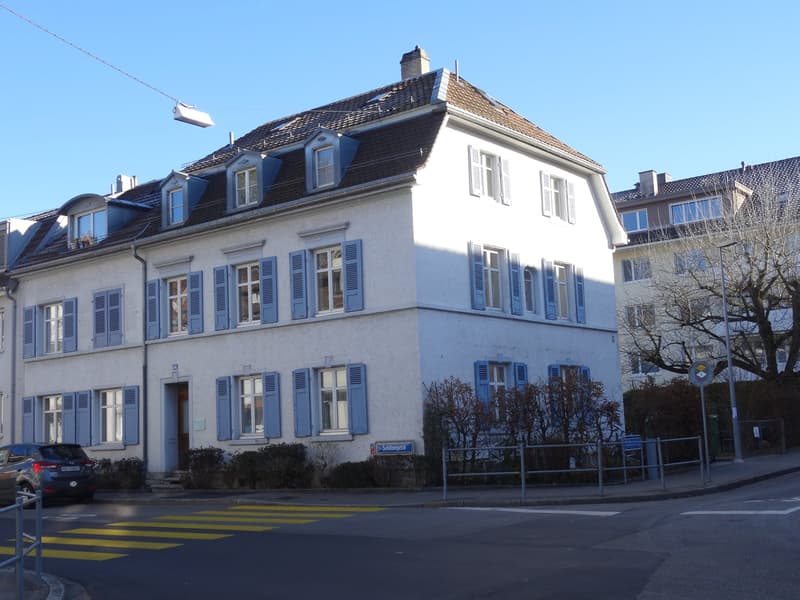 Charmant appartement 3 pièces avec balcon dans un quartier calme à Riehen (7)