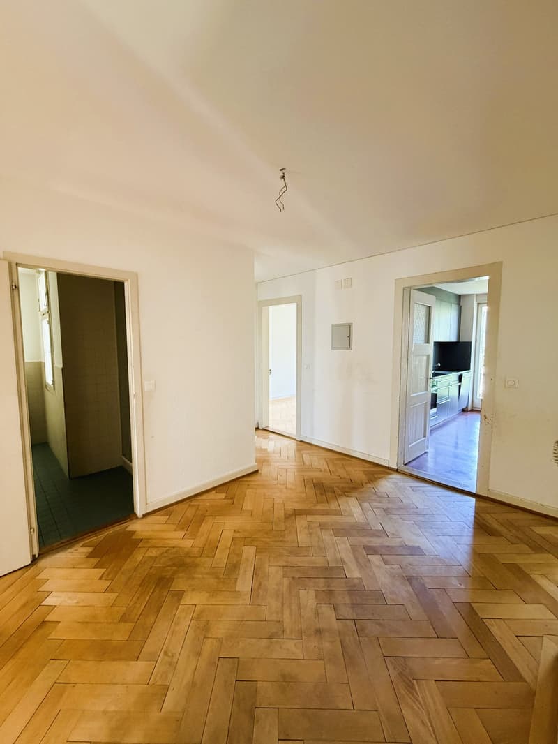 Charmant appartement 4 pièces dans un immeuble ancien avec balcon à Basel St. Johann (11)