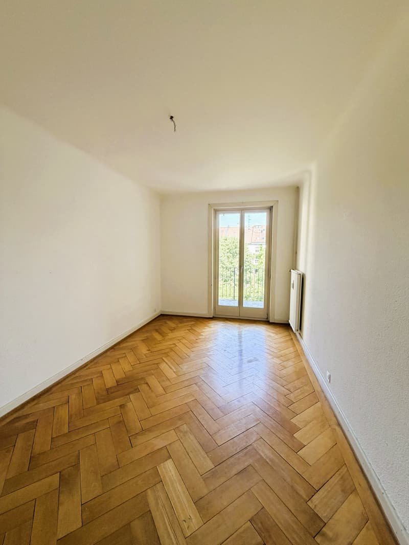 Charmant appartement 4 pièces dans un immeuble ancien avec balcon à Basel St. Johann (8)