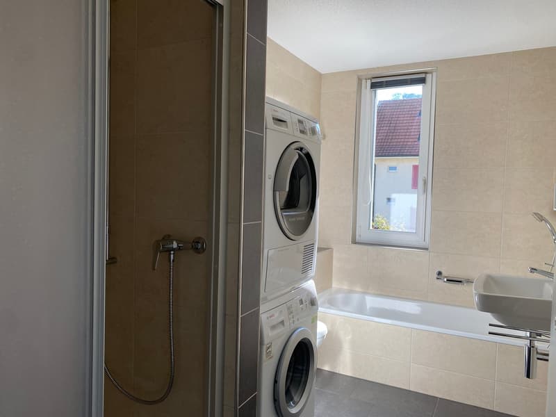 Beautiful 3.5-room apartment with large, covered balcony (8)