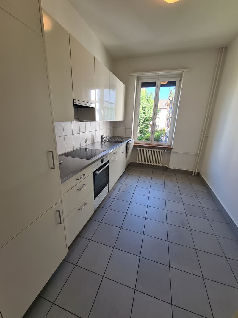 Helle 3-Zimmer-Wohnung mit schönem Balkon in Birsfelden (6)
