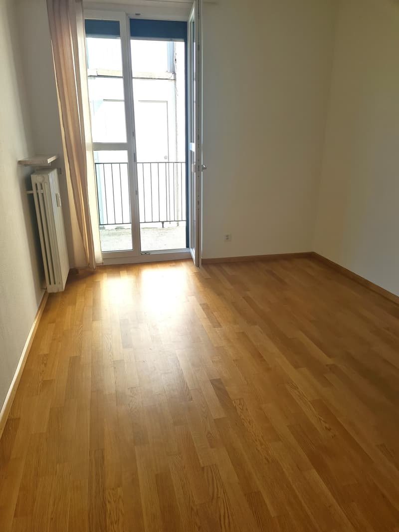 Helle 3-Zimmer-Wohnung mit schönem Balkon in Birsfelden (4)