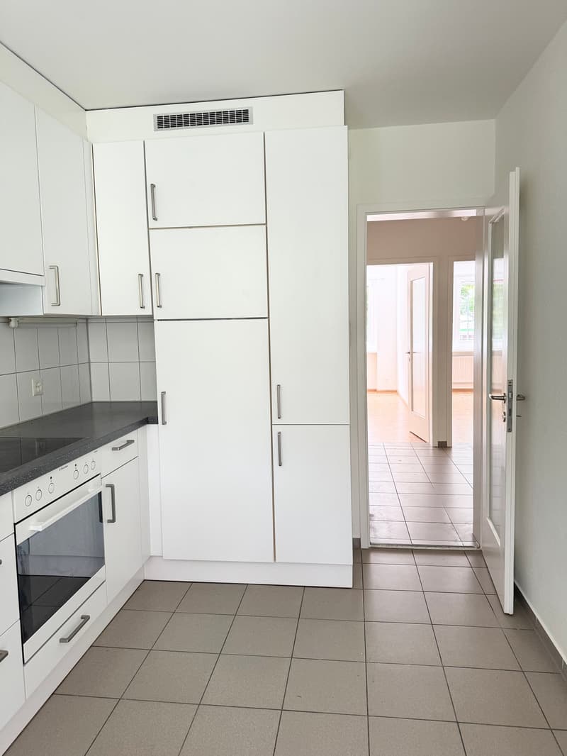 Charmante 3-Zimmer-Wohnung in Basel-Kleinhüningen (2)