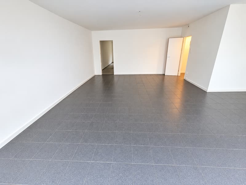Einmalige Gelegenheit: 2-Zimmer-Wohnung mit direktem Zugang zum Gewerberaum (10)