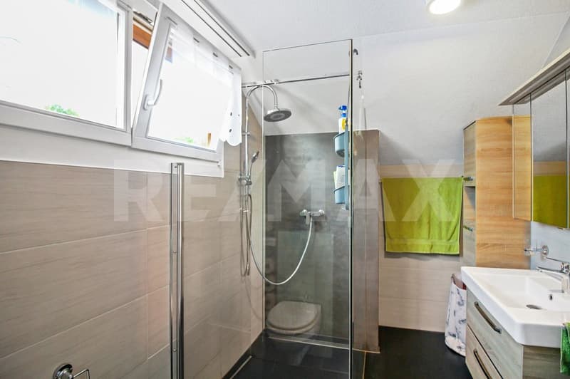 Maison de famille rénovée avec style de 7,5 pièces dans un quartier calme avec jardin bien entretenu (9)
