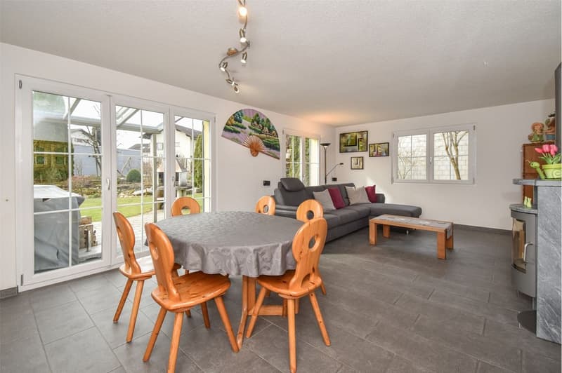 5½ room single-family house; modern and attractive; with heat pump and PV system. (7)