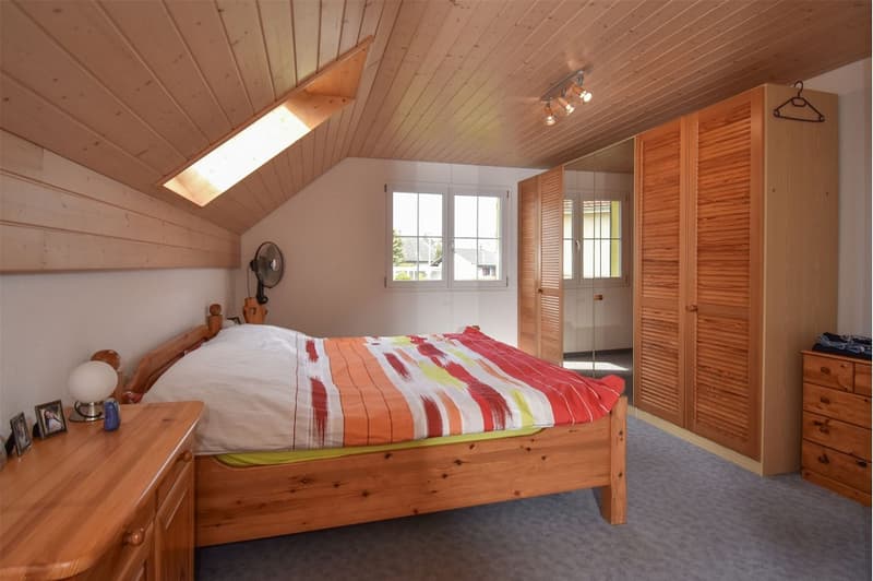 5½ room single-family house; modern and attractive; with heat pump and PV system. (12)