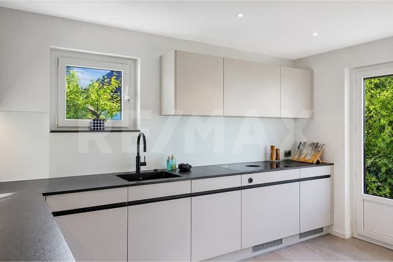 5.5 Zimmer Einfamilienhaus mit Pool, Garten und vielseitigem Aussenbereich (6)