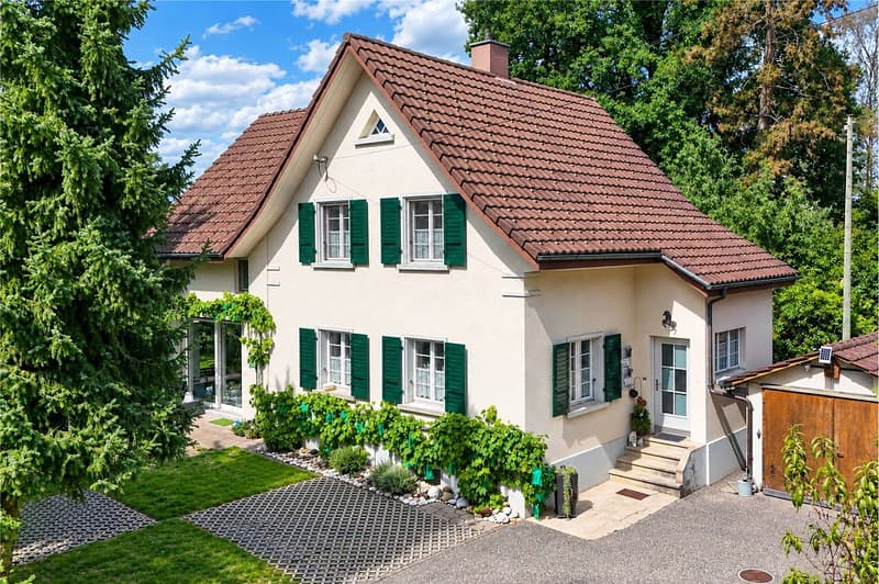 4½ Zimmer Einfamilienhaus grosszügig wohnen an zentraler Lage (1)