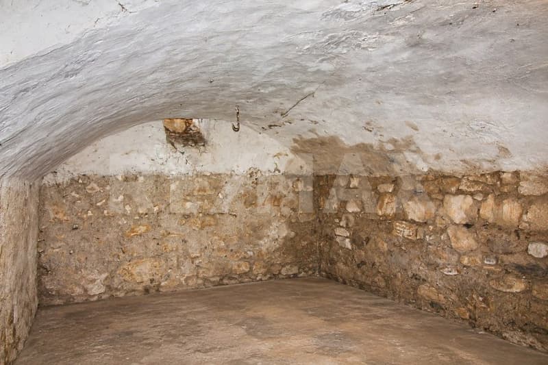 5½ Zimmer Einfamilienhaus mit Garage, Stall und Gewölbekeller mit Erweiterungspotenzial (13)
