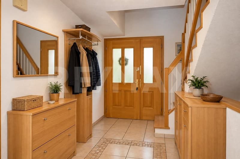 5½ Zimmer Einfamilienhaus mit Garage, Stall und Gewölbekeller mit Erweiterungspotenzial (2)