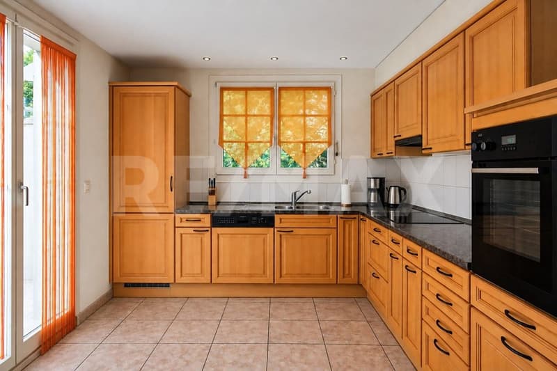 5½ Zimmer Einfamilienhaus mit Garage, Stall und Gewölbekeller mit Erweiterungspotenzial (3)