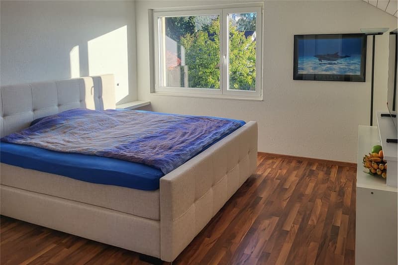 Attraktives 4½ Zimmer Einfamilienhaus mit grossem Wintergarten. Sonnig und ruhig gelegen. (12)