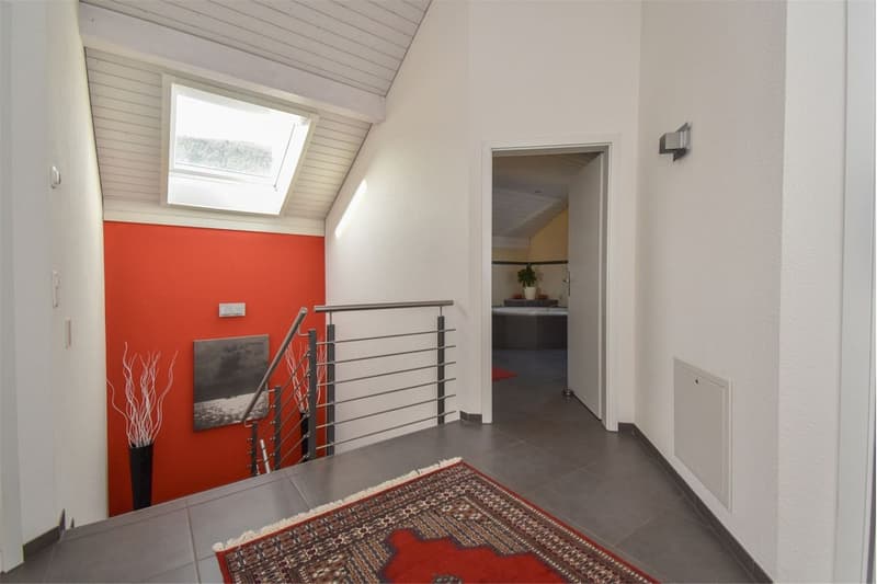 Attraktives 4½ Zimmer Einfamilienhaus mit grossem Wintergarten. Sonnig und ruhig gelegen. (9)
