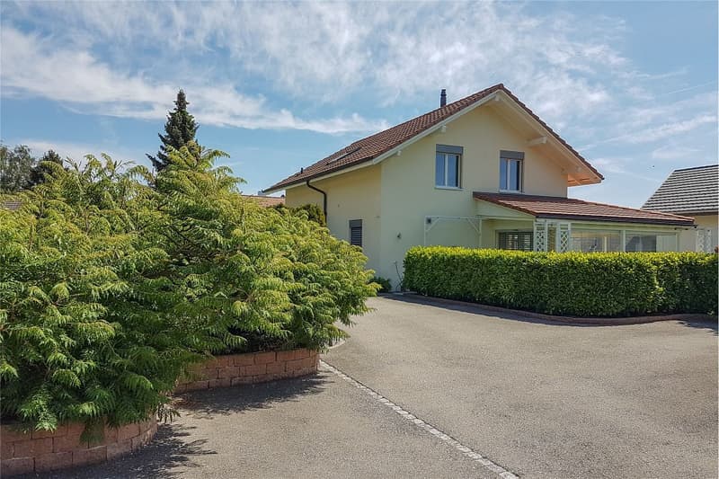Attraktives 4½ Zimmer Einfamilienhaus mit grossem Wintergarten. Sonnig und ruhig gelegen. (2)