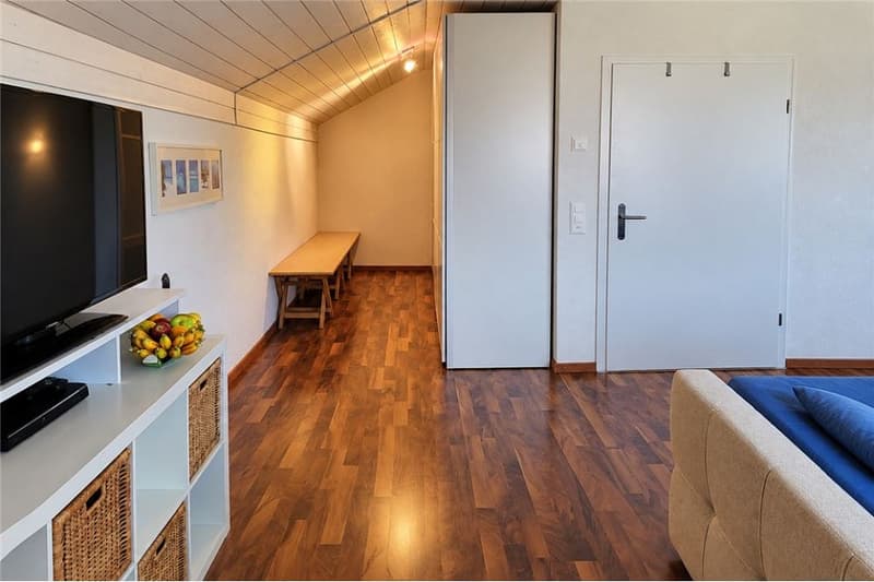 Attraktives 4½ Zimmer Einfamilienhaus mit grossem Wintergarten. Sonnig und ruhig gelegen. (13)