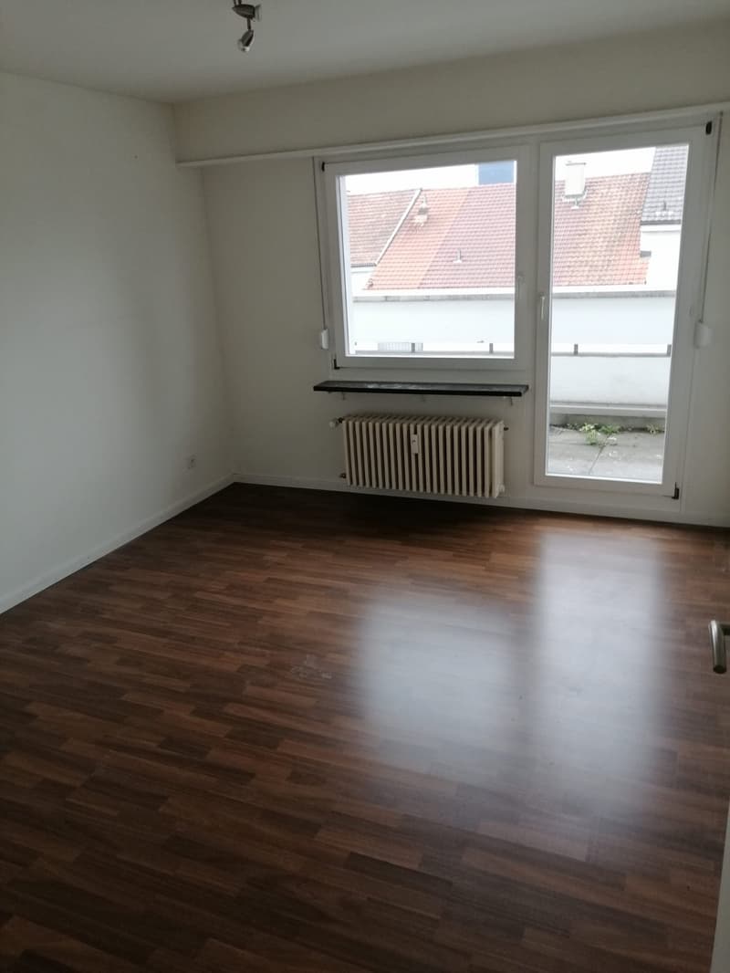 Appartamento mansardato moderno 3.5 locali con balcone a Basilea (3)