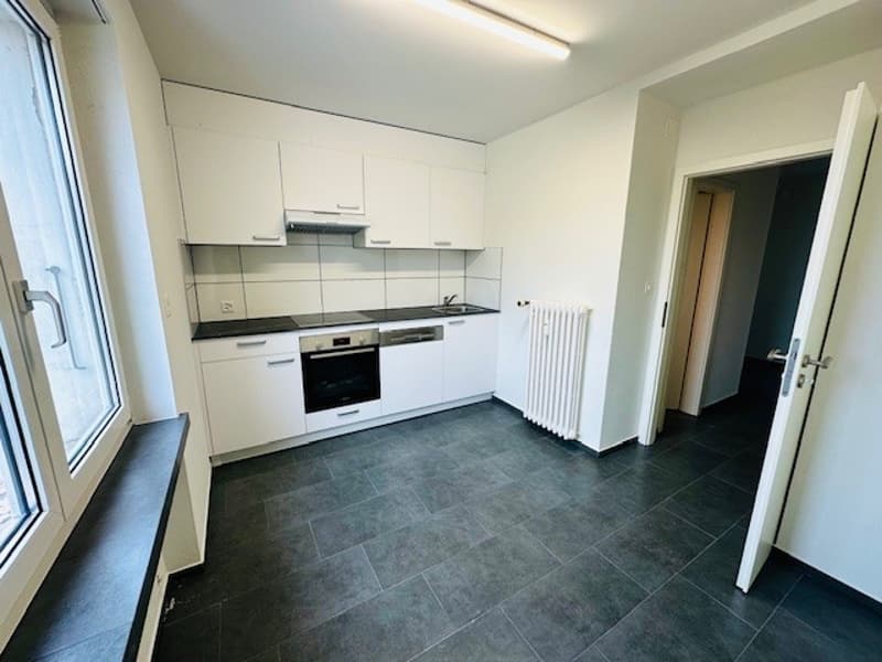 Appartamento luminoso, ristrutturato, 3,5 locali con balcone, disponibile immediatamente a Münchenstein (12)