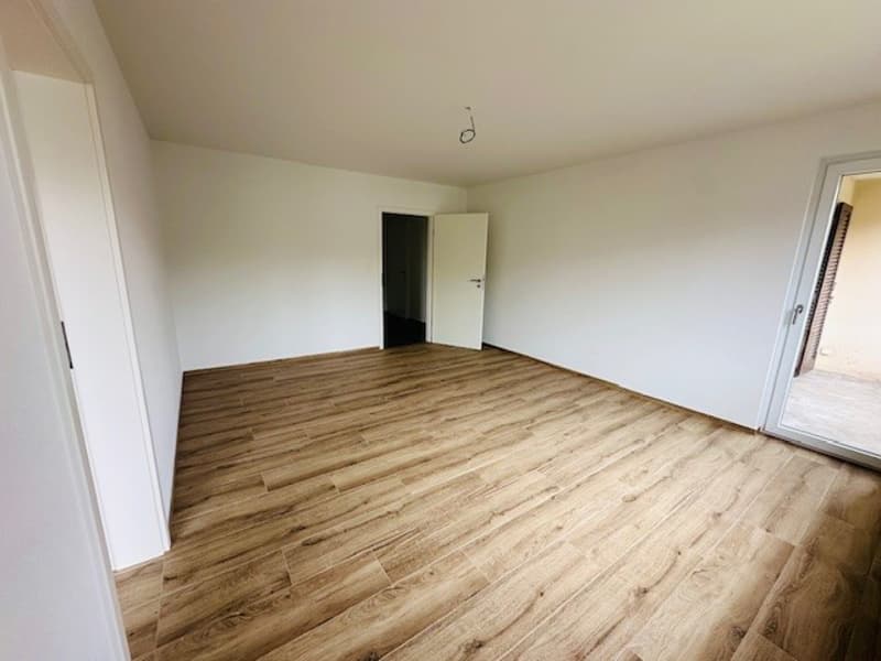 Appartamento luminoso, ristrutturato, 3,5 locali con balcone, disponibile immediatamente a Münchenstein (5)