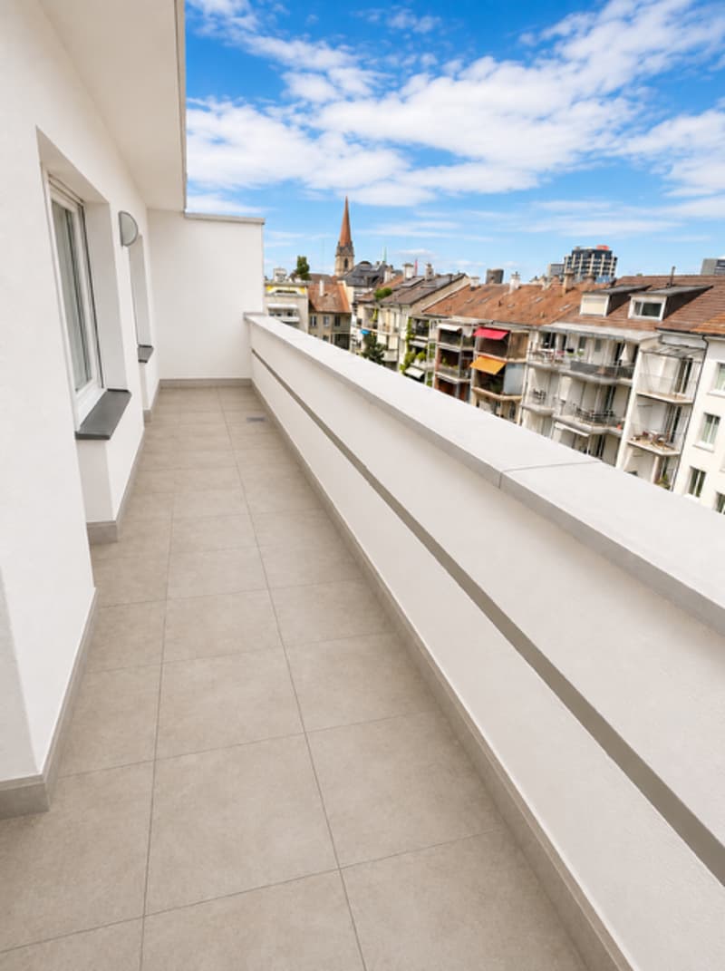Bright attic apartment with 2 balconies and city view – 3.5 rooms in Basel (1)