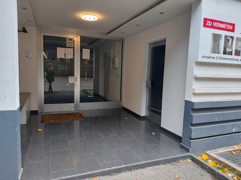 Helle 2-Zimmer-Wohnung mit Balkon im 4. OG in Basel (2)