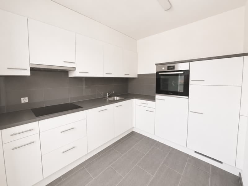 Helle Dachgeschosswohnung verfügt über 2 Balkone und Stadtblick – 3.5 Zimmer in Basel (6)