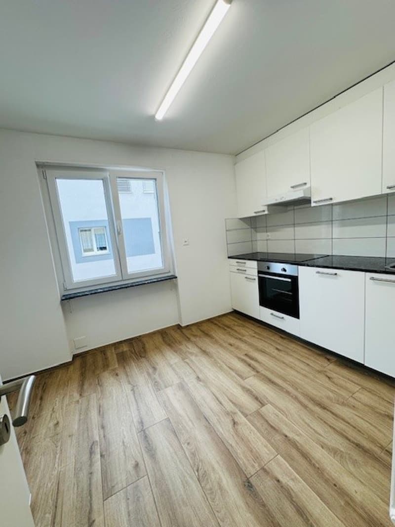 Attraktive 3.5 Zimmerwohnung an zentraler Lage per sofort zu vermieten (10)