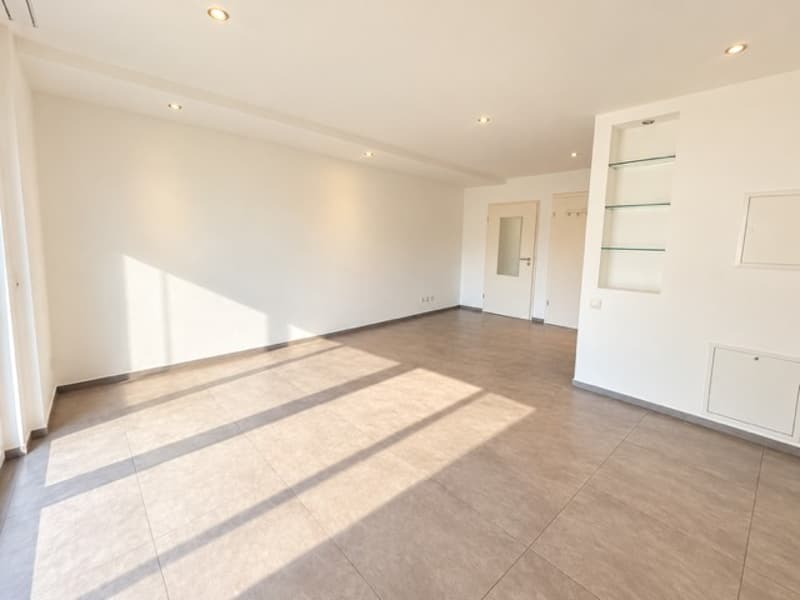 Moderne 1-Zimmer-Wohnung mit Balkon in Basel (2)