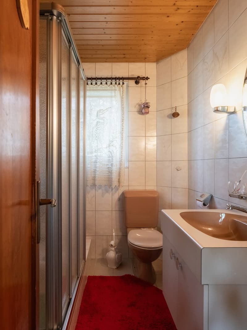 Badezimmer (EG)