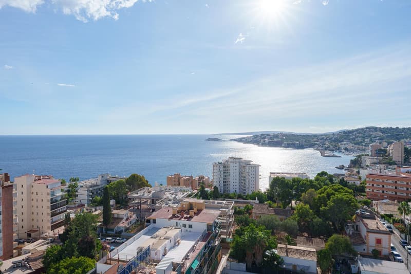 Exclusive penthouse with fantastic 180-degree sea view near the Marivent Royal Palace! (2)