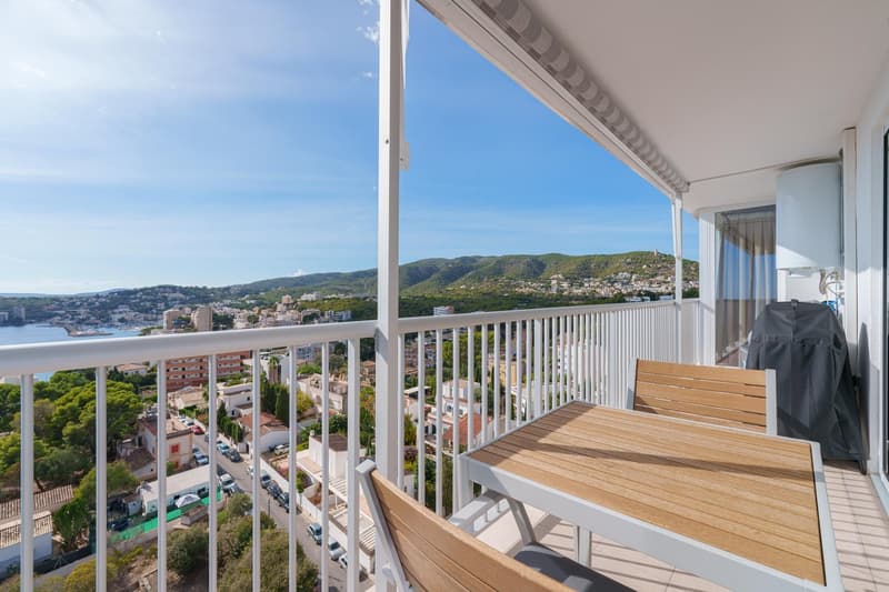 Exclusive penthouse with fantastic 180-degree sea view near the Marivent Royal Palace! (4)