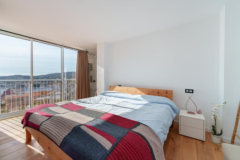Exclusive penthouse with fantastic 180-degree sea view near the Marivent Royal Palace! (17)