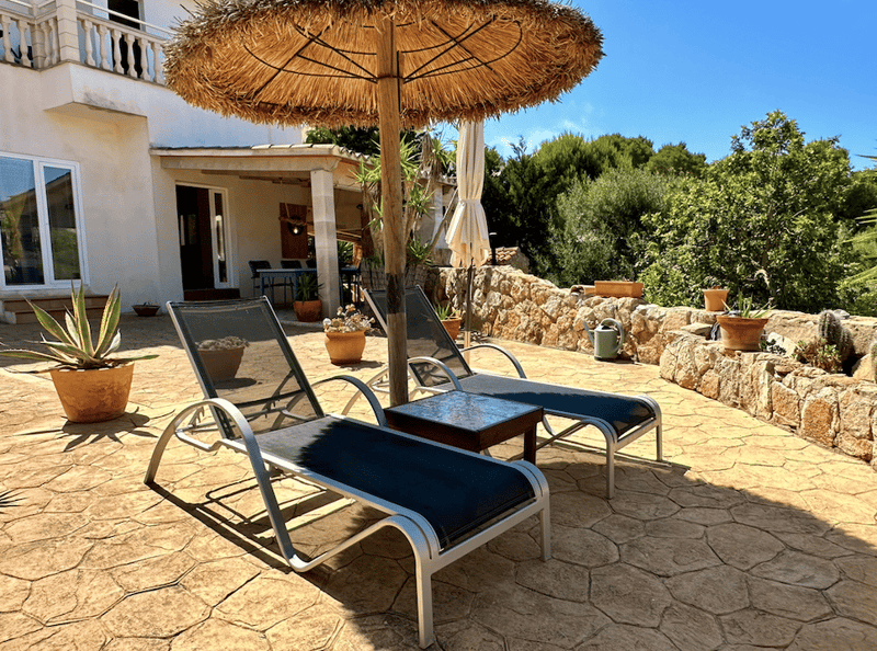 Fantastic property with pool and landlord license for 8 people! (8)