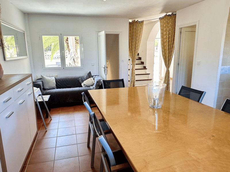 Fantastic property with pool and landlord license for 8 people! (17)