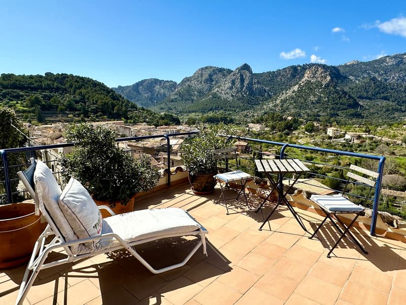 Charming townhouse in Bunyola with a dreamy view! (26)
