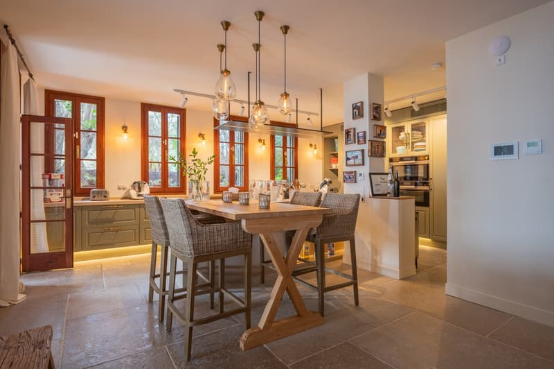 Dream property on the first sea line with landlord license (6)