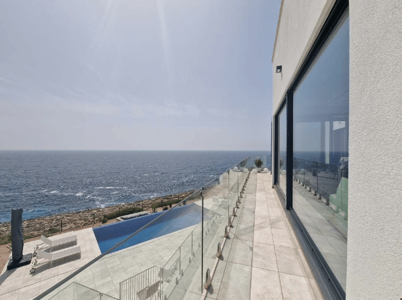 Dream villa on the first sea line in Cala Murada (15)