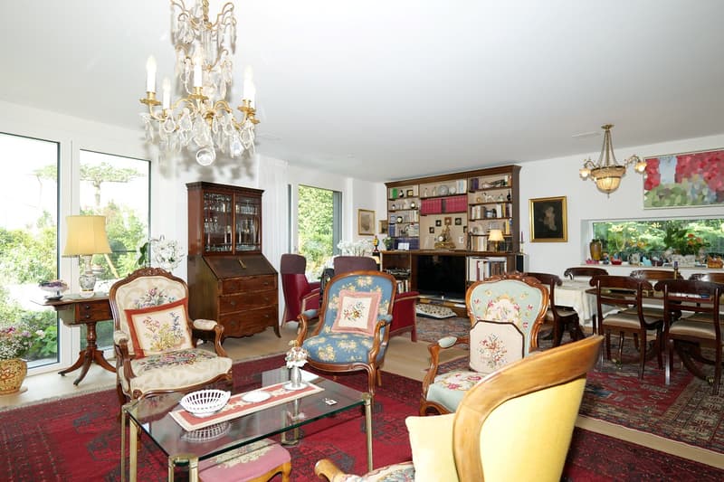 Spacious living in a beautiful location in Binningen (8)