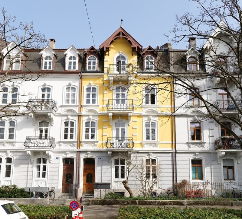 Living in a charming Art Nouveau house in Basel (1)