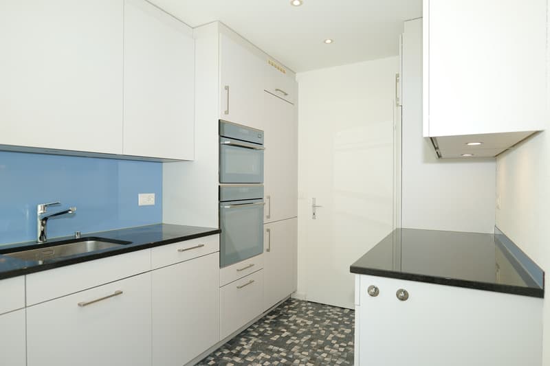 Living on the popular Bruderholz in Bottmingen (8)