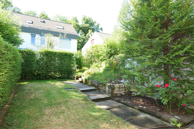 Living on the popular Bruderholz in Bottmingen (4)