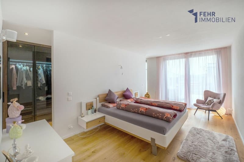 Fehr Immobilien - Top modernes, neuwertiges 6½-Zi.-Einfamilienhaus (6)