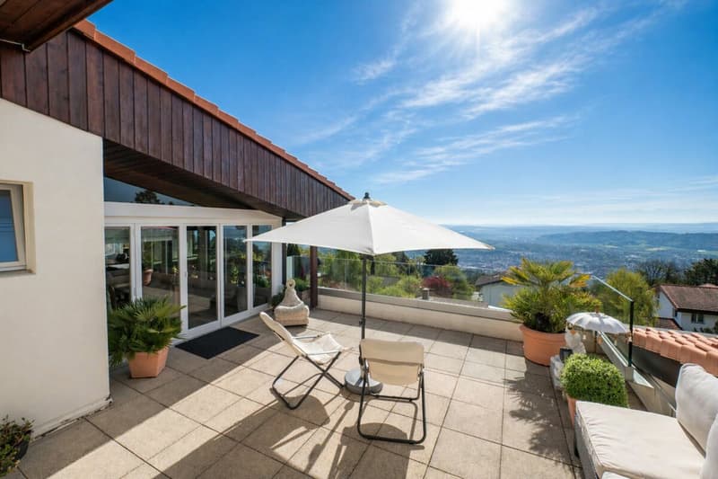 Fehr Real Estate - Bright 4.5-room attic apartment with Alpine view (2)
