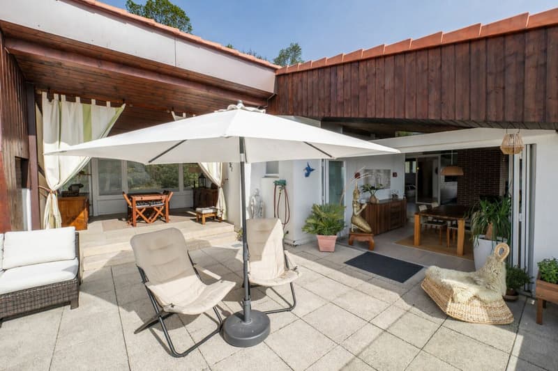Fehr Real Estate - Bright 4.5-room attic apartment with Alpine view (1)