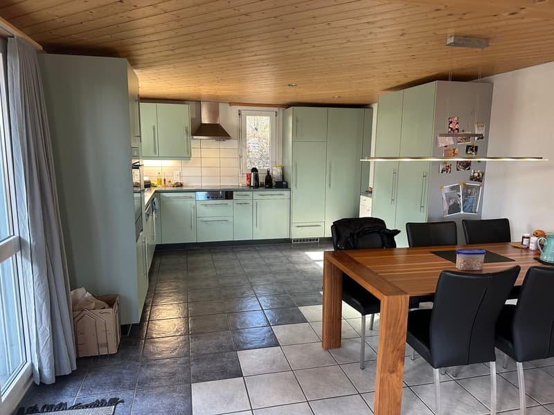 Grosszügige 6.5-Zimmer-Wohnung mit grosser Terrasse und Garten (4)