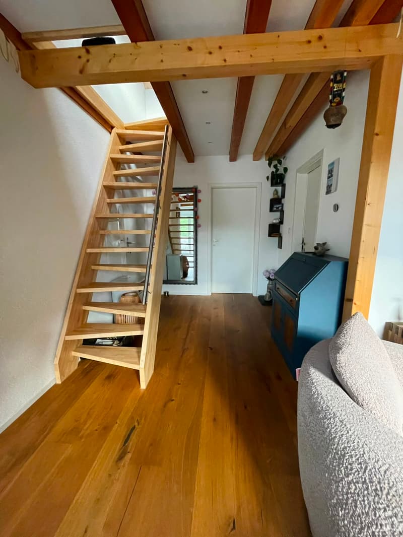 Charmante 2.5-Zimmer-Dachwohnung mit Galerie und Balkon in Liebefeld (5)